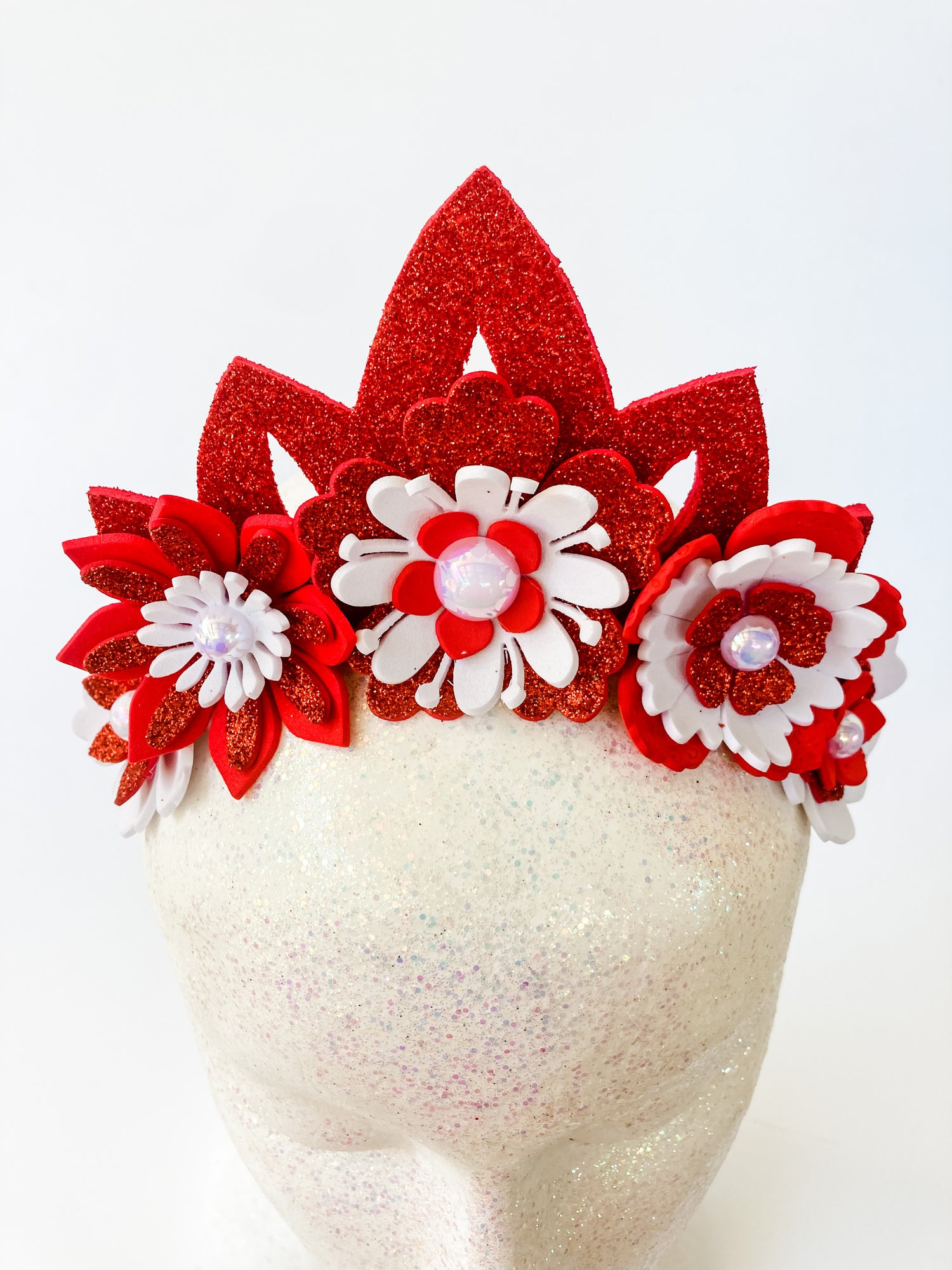 Christmas Sparkle Flower Tiara Crown – Red & White Crystal Statement Headpiece | Festive Glam & Luxe Holiday Accessory