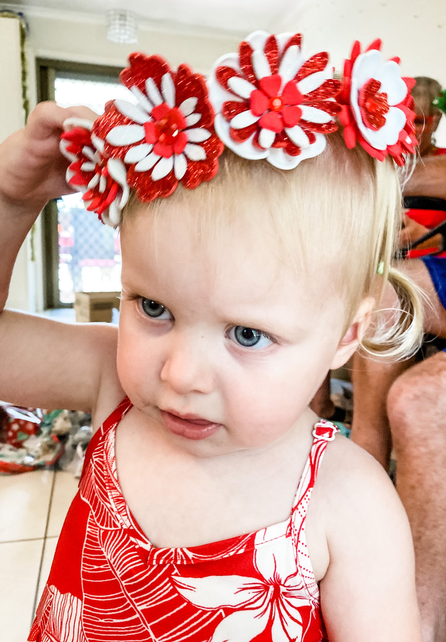 Christmas Sparkle Flower Crown – Red & White Crystal Statement Headpiece | Festive Glam & Luxe Holiday Accessory