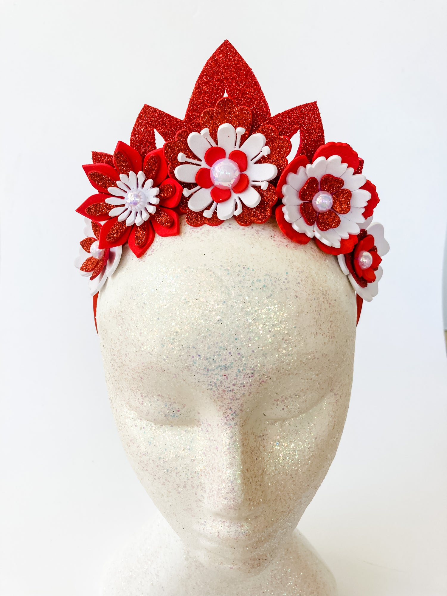 Christmas Sparkle Flower Tiara Crown – Red & White Crystal Statement Headpiece | Festive Glam & Luxe Holiday Accessory